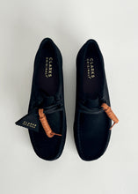 Load image into Gallery viewer, Wallabees Black Suede
