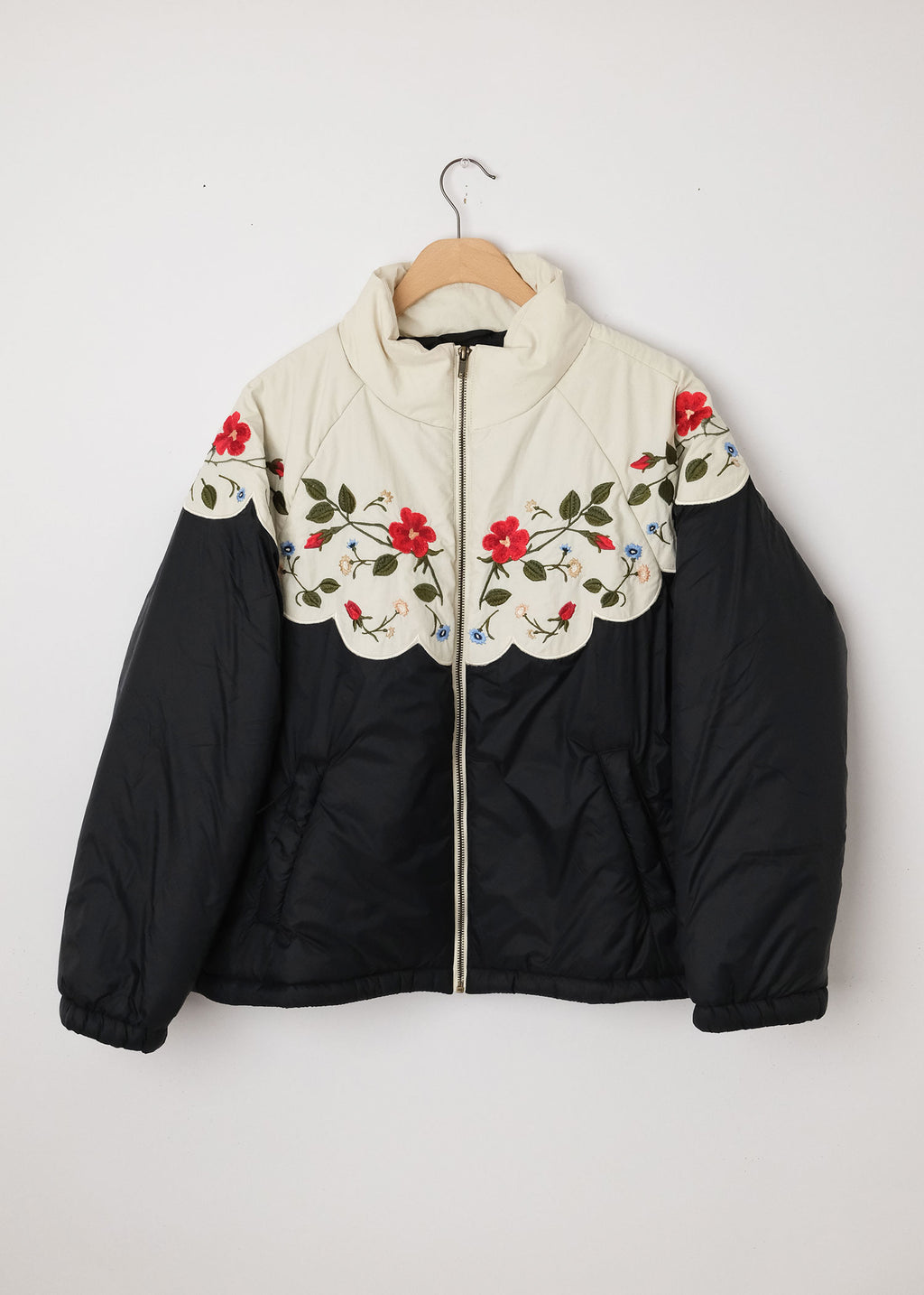 Wildflower Puffer with Embroidery Black
