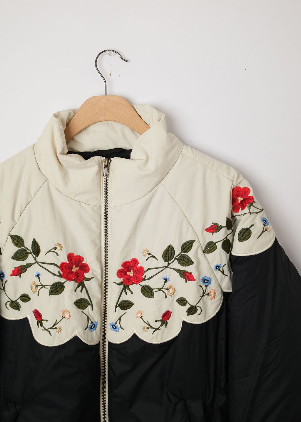 Wildflower Puffer with Embroidery Black