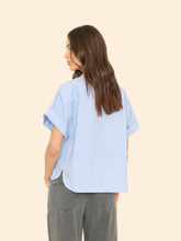 Load image into Gallery viewer, Drake Shirt Blue Spring
